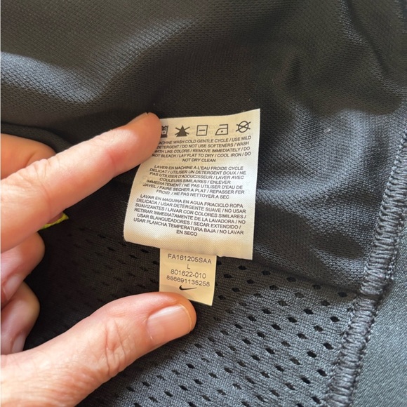 Nike Modern Black and Green Bomber Jacket - Picture 6 of 7